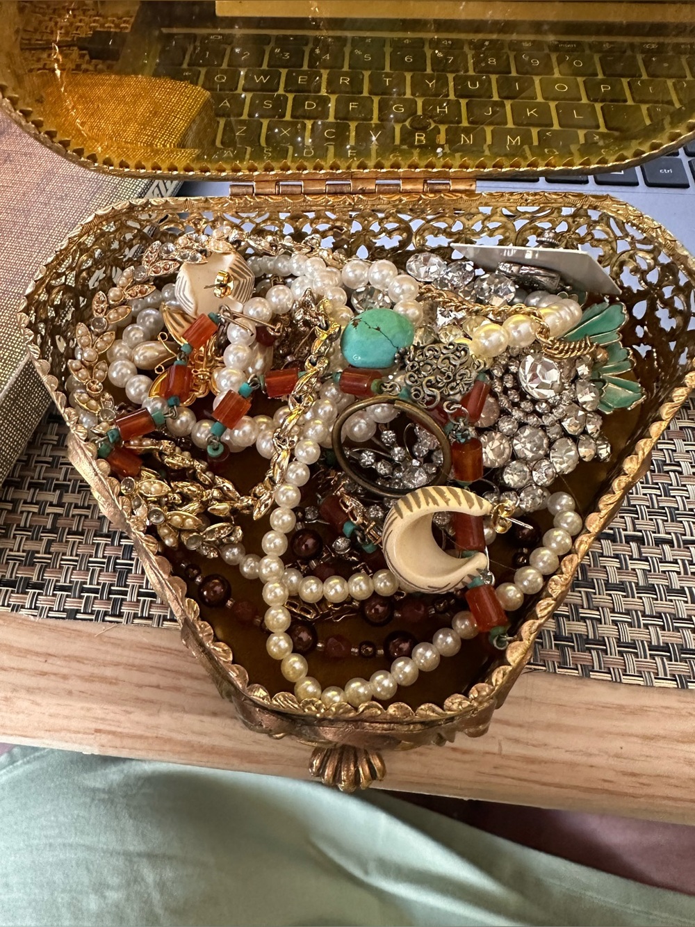 Vintage Treasure Jewelry and Box - Picture 2 of 11